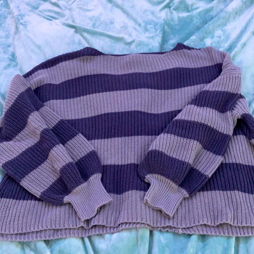 this size is larger but fits like a medium!!